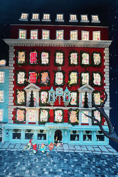 fortnums-christmas-windows-2023-facade