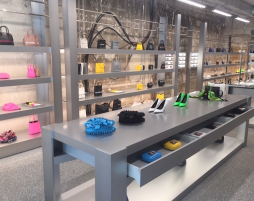 Boutique Balenciaga, Montaigne.