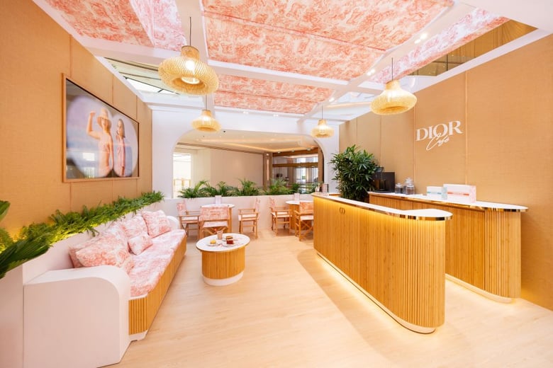 Dior-Summer-pop-up-DFS-Galaxy-Macau-10.6.24-Cafe