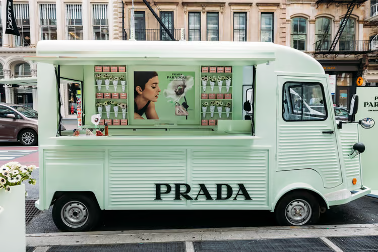 Photo @ShopDropDaily – Pop-up Prada Paradoxe (2024)_HD