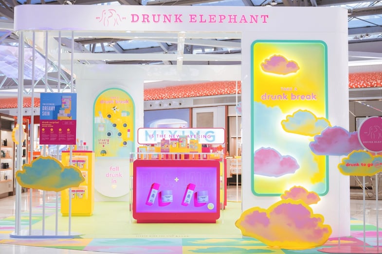 Photo @TheMoodieDavittReport – Pop-up Drunk Elephant – TR  (Eté 2024)_HD