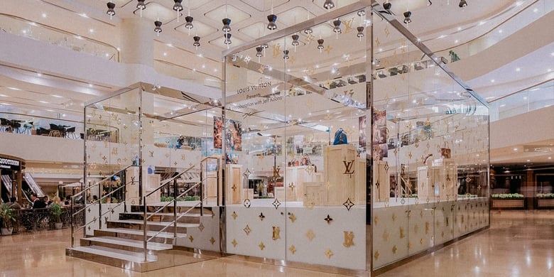 Pop-up store for Louis Vuitton jewelry and watches in the Dubai Mall